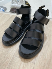 닥터마틴(DR.MARTENS) 클라리사 II 블랙 무광 샌들 24477001 후기