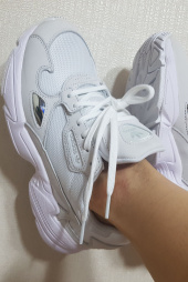 아디다스(ADIDAS) 팔콘 W - 화이트 / B28128 후기
