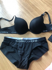 코데즈컴바인 이너웨어(CODES COMBINE INNERWEAR) 퓨징 블랙 2X 풀컵 브라 팬티 세트 후기