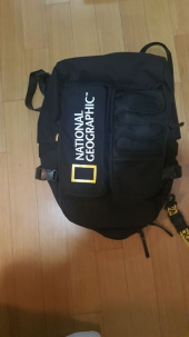 내셔널지오그래픽(NATIONALGEOGRAPHIC) N195ABG340 빅로고 투포켓 백팩 BLACK 후기