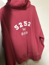 5252 바이 오아이오아이(5252BYOIOI) 5252 ARCH LOGO HOODIE_pink 후기