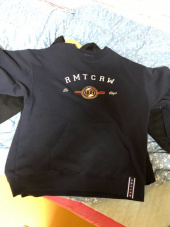 로맨틱크라운(ROMANTIC CROWN) RMTCRW LOGO POCKET SWEATSHIRT_YELLOW 후기