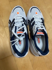 아식스(ASICS) 젤-1090 W - 화이트:미드나이트 / 1022A215-100 후기