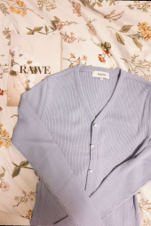 레이브(RAIVE) Button Ribbed Knit Cardigan in L/Purple_VK0SD1240 후기