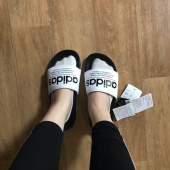 아디다스(ADIDAS) 아딜렛 컴포트 - 화이트:블랙 / FX4287 후기