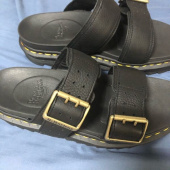 닥터마틴(DR.MARTENS) 마일즈 ll 블랙 슬리퍼 25559001 후기