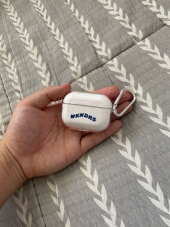 위캔더스(WKNDRS) WAVY AIRPOD PRO CASE (WHITE) 후기