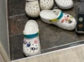 크록스(CROCS) 공용 CLASSIC POP STRAP CLOG WGO (20SUCL206638) 후기