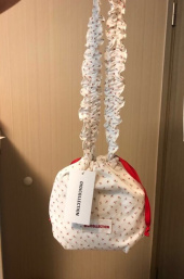 오아이오아이(OiOi) FLOWER SHIRRING BUCKET BAG_white 후기