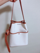 질바이질스튜어트액세서리(JILL BY JILLSTUART ACC) 아이보리 캔버스 가죽 배색 숄더백 JLBA0F559W2 후기