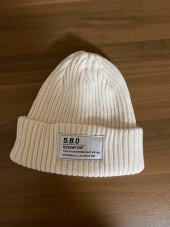 5252 바이 오아이오아이(5252BYOIOI) TAG LABEL BEANIE_black 후기