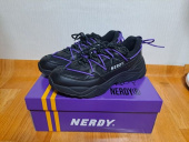 널디(NERDY) 젤리그 화이트 후기