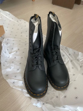 닥터마틴(DR.MARTENS) 1490 10홀 블랙 버지니아 / 22524001 후기