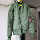 알파 인더스트리(ALPHA INDUSTRIES) MA-1 다운 패딩 Black 후기