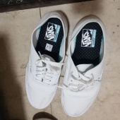 반스(VANS) 컴피쿠시 어센틱 - (클래식) 블랙:트루 화이트 / VN0A3WM7VNE1 후기