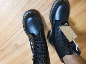 닥터마틴(DR.MARTENS) 1460 8홀 빈티지 부츠 블랙 / 12308001 후기