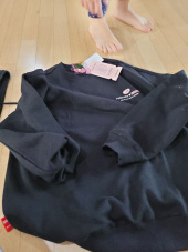로라로라(ROLAROLA) (TS-20505) ROLAROLA X HARIBO JELLYS SWEATSHIRT BLACK 후기