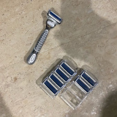 질레트(GILLETTE) 스킨텍 파워 1+6 기획팩 (파워 면도기 1개+면도날 6up) 후기