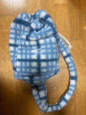 얼모스트블루(ALMOSTBLUE) FLUFFY CHECK SLING BAG 후기
