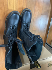닥터마틴(DR.MARTENS) 1B99 버지니아 14홀 부츠 블랙 / 11820008 후기