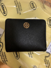 토리버치(TORY BURCH) 56621 001 로빈슨 비폴드 반지갑 후기