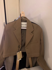 앤더슨벨 포 우먼(ANDERSSON BELL for WOMEN) 사치 로우컷 엣지 애시매트릭 크롭 쟈켓 awa365w(NAVY/BROWN) 후기