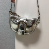 큐리티(CURETTY) C BIG BUCKLE MICRO MINI BAG_SILVER 후기
