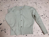 아모멘토(AMOMENTO) ROUNDED SHOULDER CARDIGAN - SAGE GREEN 후기