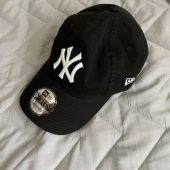 뉴에라(NEW ERA) 언스트럭쳐 MLB 뉴욕 양키스 베이직 화이트 온 블랙 볼캡 12836189 후기