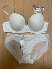 게스언더웨어(GUESS UNDERWEAR) 블랙 에센셜 울트라푸쉬 브라 팬티 세트 후기