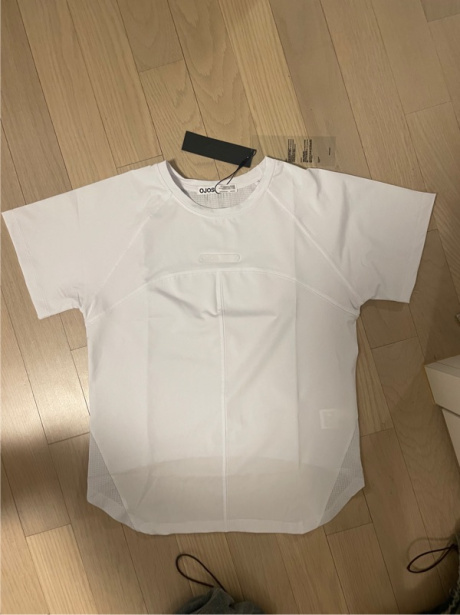 오호스(OJOS) Cropped Back Jersey T-Shirt / White 후기