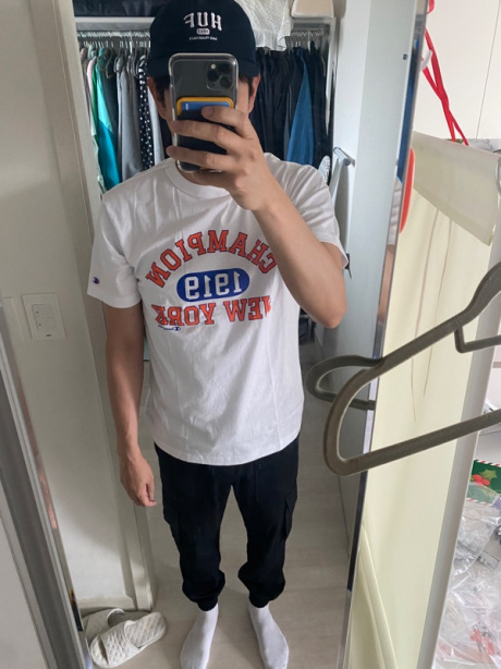챔피온(CHAMPION) [ASIA] 컬리지그래픽 반팔 티셔츠 (WHITE) CKTS4E234WT 후기
