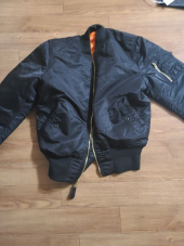 알파 인더스트리(ALPHA INDUSTRIES) MA-1 레귤러 Black 후기