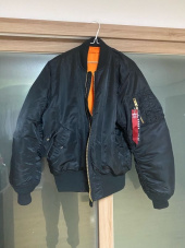 알파 인더스트리(ALPHA INDUSTRIES) MA-1 레귤러 Sage green 후기