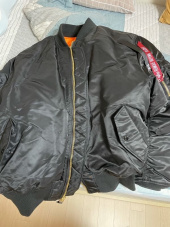 알파 인더스트리(ALPHA INDUSTRIES) MA-1 레귤러 Black 후기