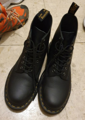 닥터마틴(DR.MARTENS) 1460 8홀 나파 블랙 무광 11822002 후기