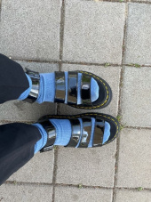 닥터마틴(DR.MARTENS) 블레어 샌들 유광블랙 24192001 후기