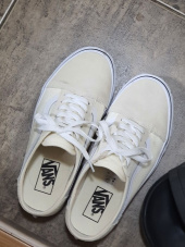 반스(VANS) 올드스쿨 뮬 - 클래식화이트/트루화이트 / VN0A3MUSFRL1 후기