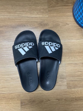 아디다스(ADIDAS) 아딜렛 컴포트 - 블랙:화이트:블랙 /CG3427 후기