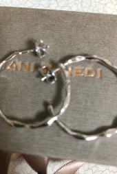 마니에피에디(MANI E PIEDI) Wave DNA Hoop Earring 후기
