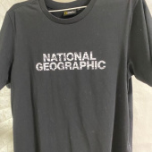 내셔널지오그래픽(NATIONALGEOGRAPHIC) N192UTS940 네이터스 로고그래픽 반팔 티셔츠 CARBON BLACK 후기