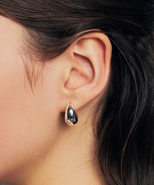 medium waterdrop huggie earrings