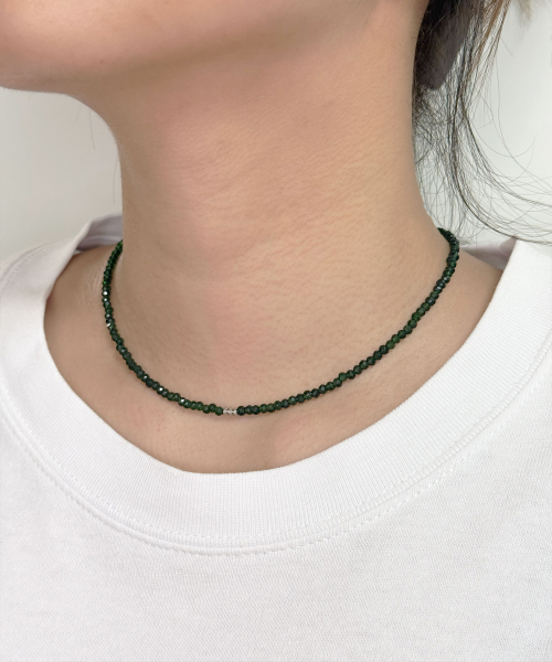 Dusk Necklace _ Moss (Deep Green)