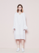 니어앤디어(NEAR&DEAR) 셔링 디테일 러블리 드레스 (WHITE)