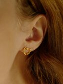 피오레(FIORE) lace frame heart earring