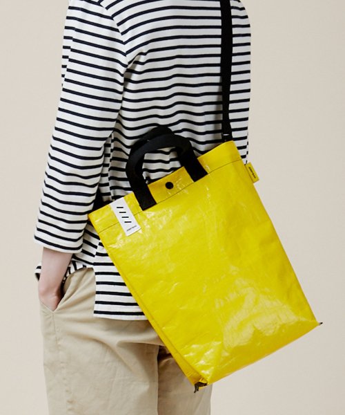 제리백(JERRYBAG) 타폴린 미디엄토트 옐로우 - 31,500원 | 무신사 스토어