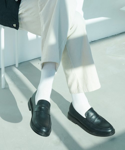 21175 Oakville Penny Loafer Monoblack