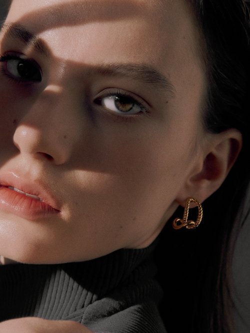 ONE ENOUGH - Setaria Magic Earring