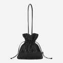 콰니(KWANI) Crinkle Shoulder Bag Sleek Black