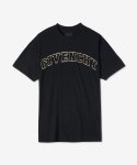 지방시(GIVENCHY) 남성 바시티 로고 오버사이즈 반소매 티셔츠 - 블랙 / BM718W3Y6D1